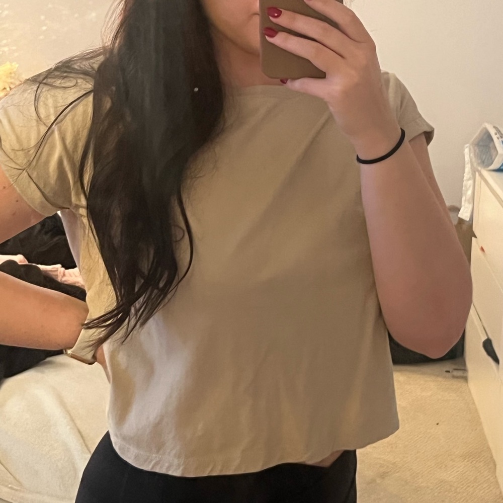 Basic Zara Tee - Picture 2 of 3